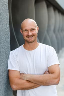 Hudson Arnold headshot